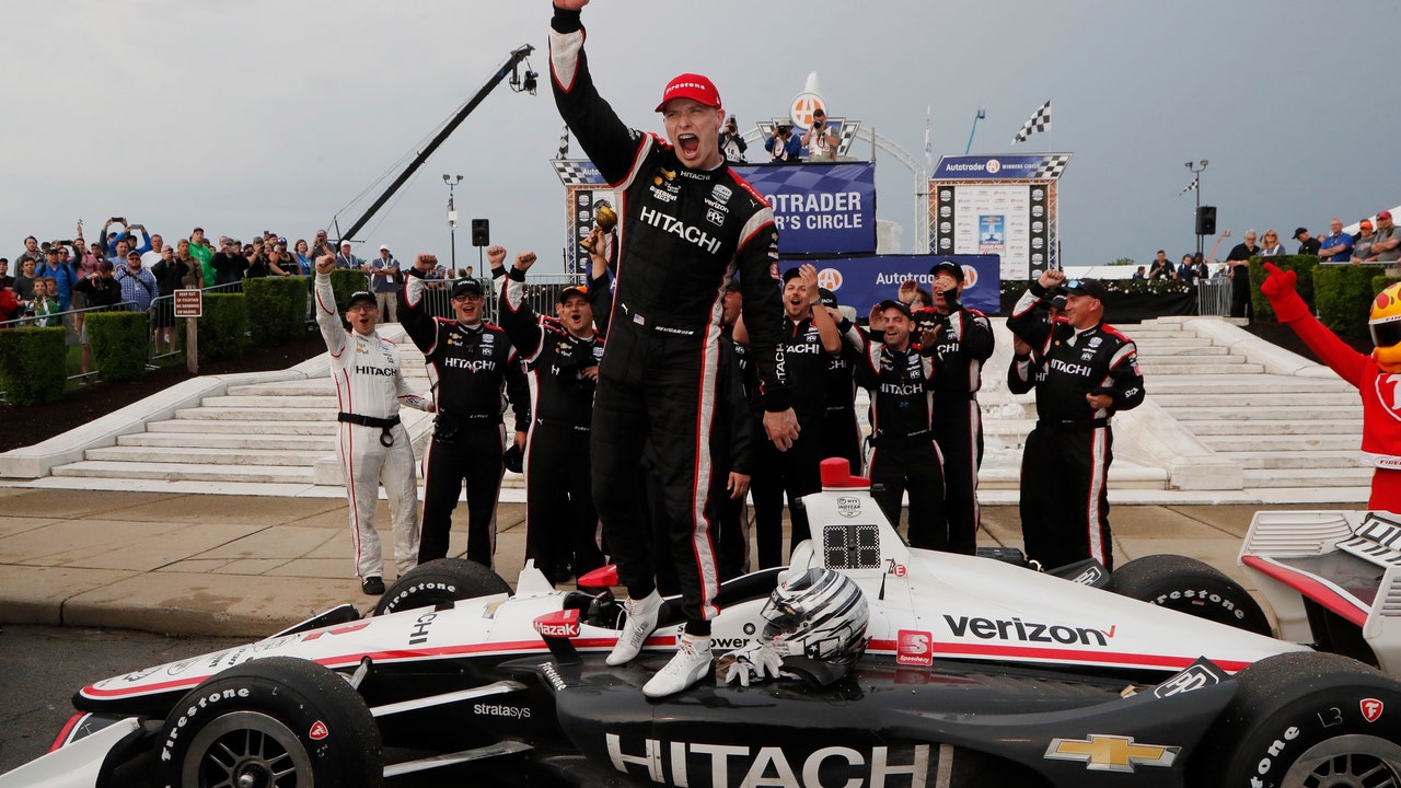 Newgarden wins pole at Detroit Grand Prix, sets up sweep